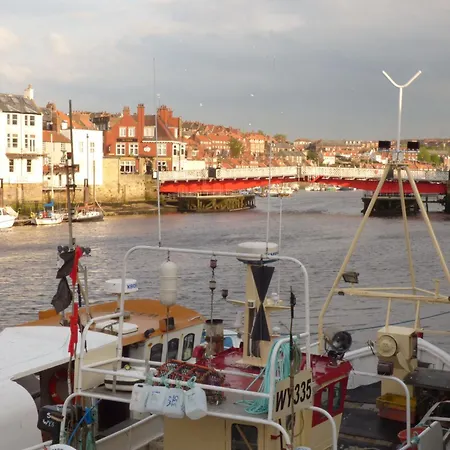 Blue Peter Engine Shed 公寓 *